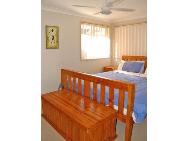 6 Singleton Road, Point Clare NSW 2250