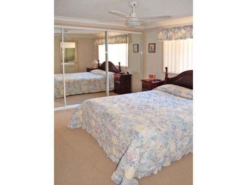6 Singleton Road, Point Clare NSW 2250