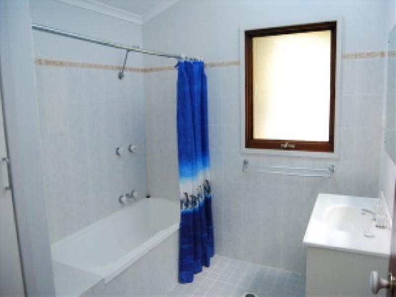 60 The Broadwaters, Tascott NSW 2250