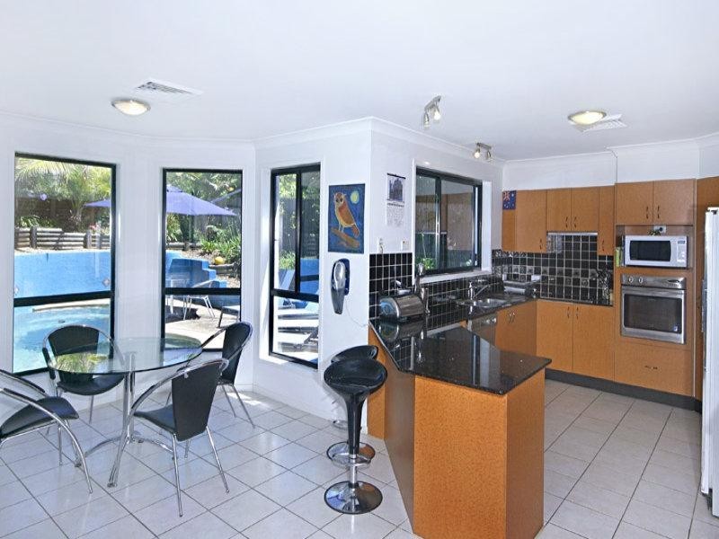 1a Oxley Place, Point Clare NSW 2250