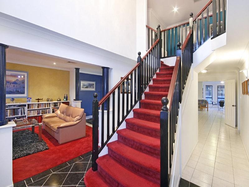 1a Oxley Place, Point Clare NSW 2250