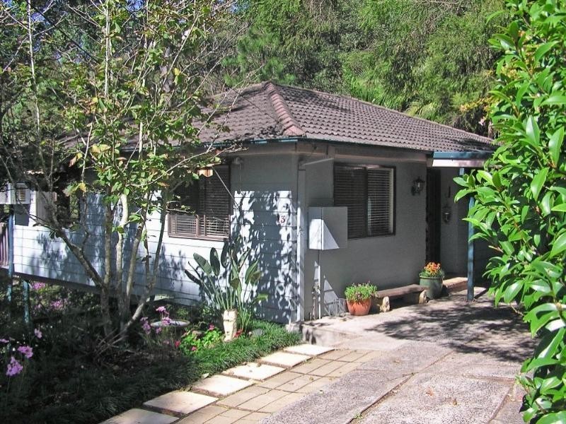 13 Coral Tree Place, Point Clare NSW 2250