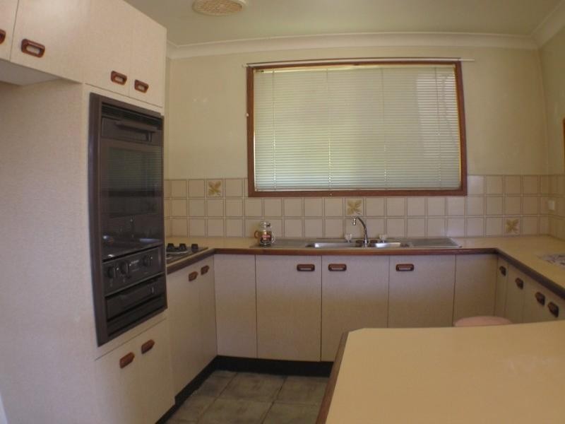 2/2 Welwyn Grove, Point Clare NSW 2250