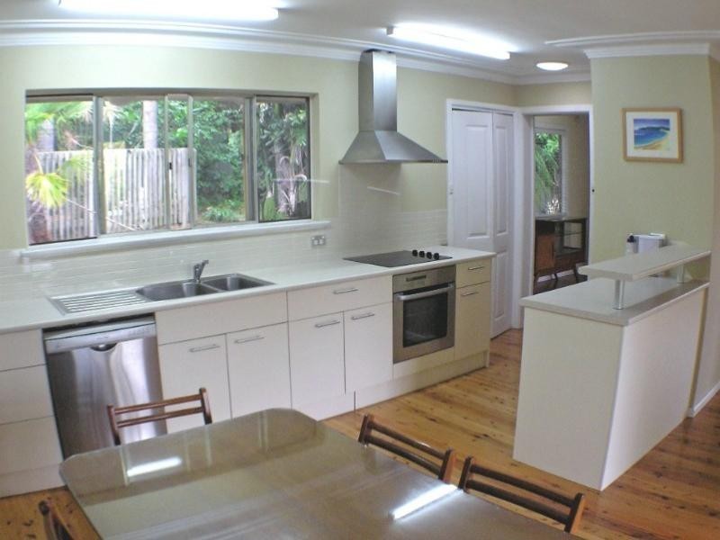 4 Jindalee Avenue, Point Clare NSW 2250