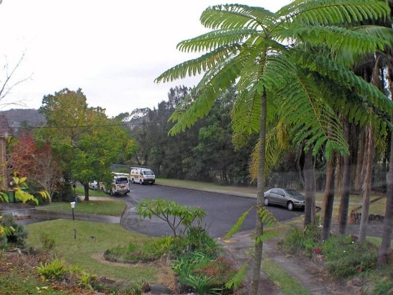 4 Jindalee Avenue, Point Clare NSW 2250