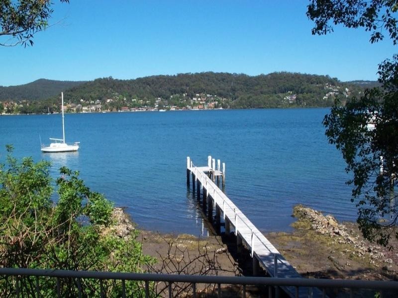 20 Albany Street, Point Frederick NSW 2250