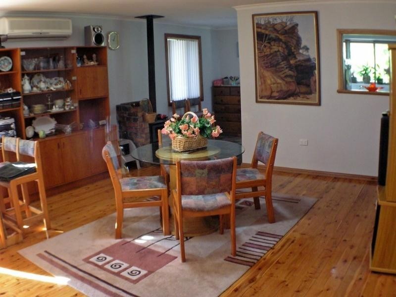 5 Tania Drive, Point Clare NSW 2250