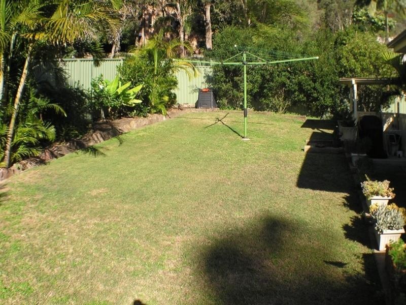5 Tania Drive, Point Clare NSW 2250