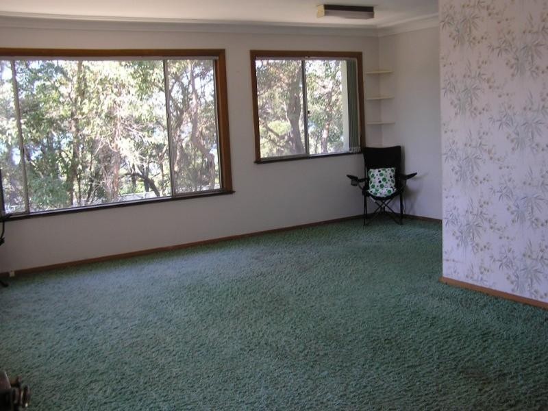 2 Jindalee Avenue, Point Clare NSW 2250