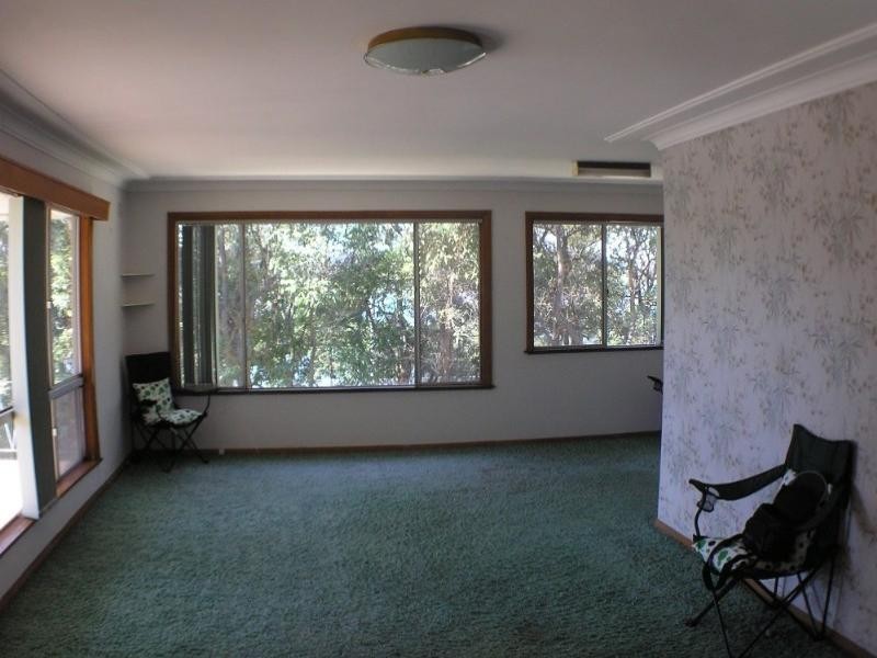 2 Jindalee Avenue, Point Clare NSW 2250