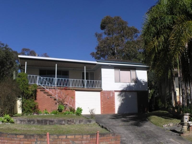 2 Jindalee Avenue, Point Clare NSW 2250