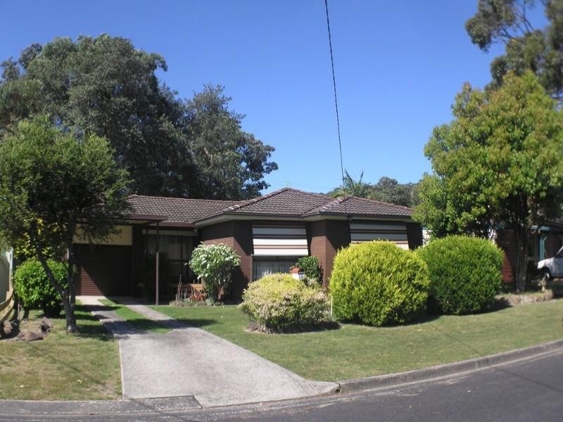 18 Sunshine Drive, Point Clare NSW 2250