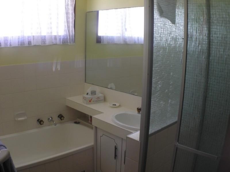 18 Sunshine Drive, Point Clare NSW 2250