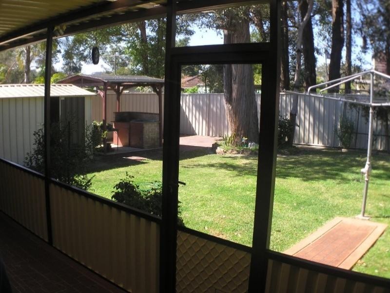 18 Sunshine Drive, Point Clare NSW 2250