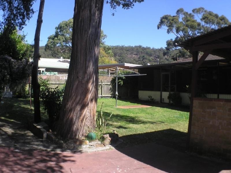 18 Sunshine Drive, Point Clare NSW 2250