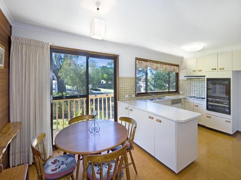 14 Coogee Road, Point Clare NSW 2250