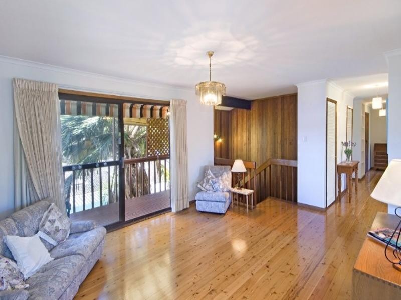 14 Coogee Road, Point Clare NSW 2250