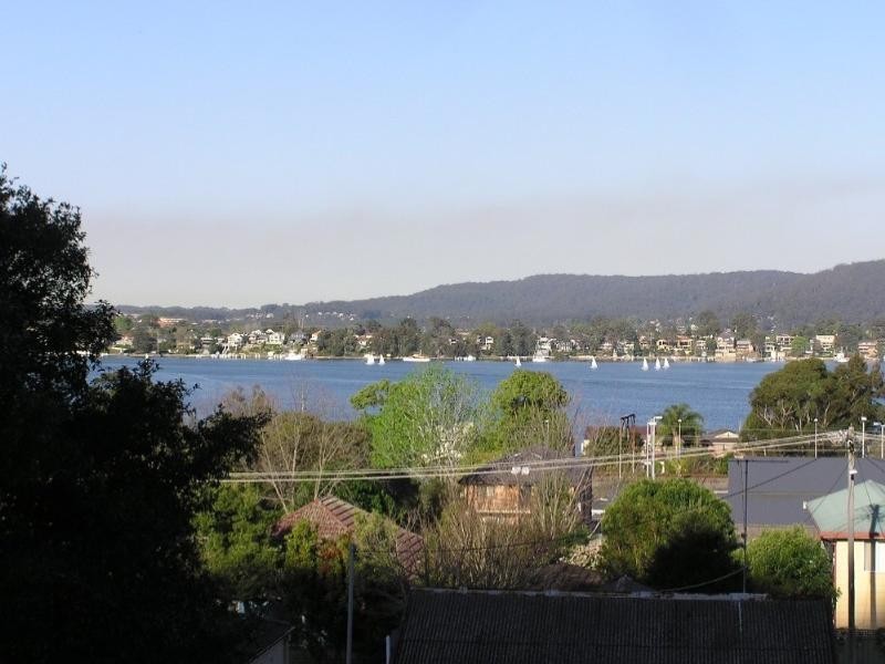 22 Hughes Street, Point Clare NSW 2250