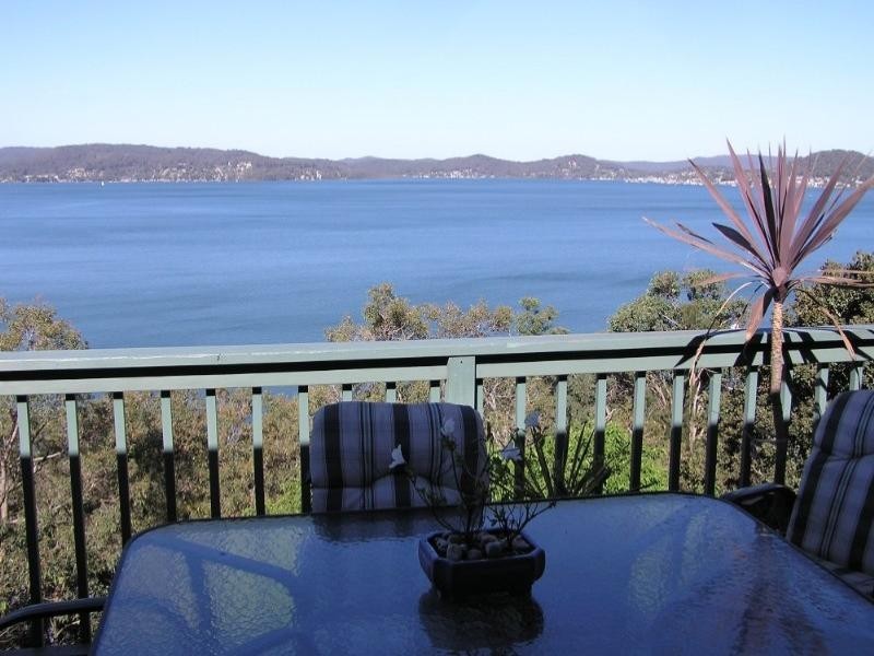 18 Sandstone Crescent, Tascott NSW 2250