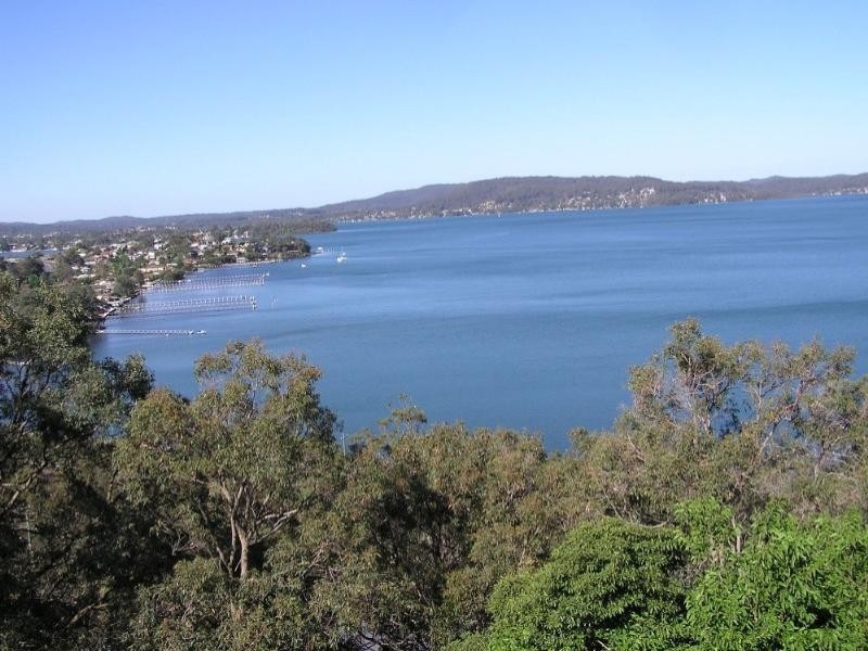 18 Sandstone Crescent, Tascott NSW 2250