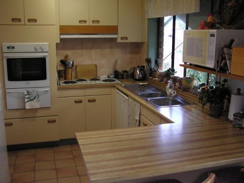 18 Sandstone Crescent, Tascott NSW 2250