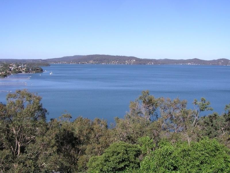 18 Sandstone Crescent, Tascott NSW 2250