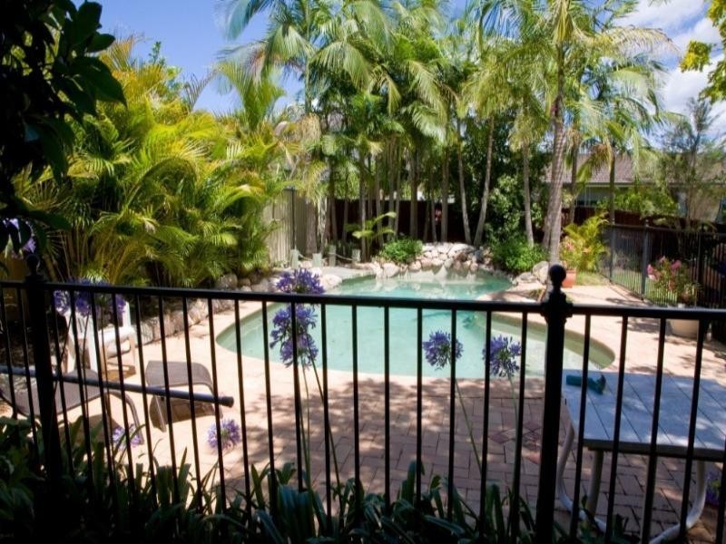 8 Jirrah Avenue, Point Clare NSW 2250