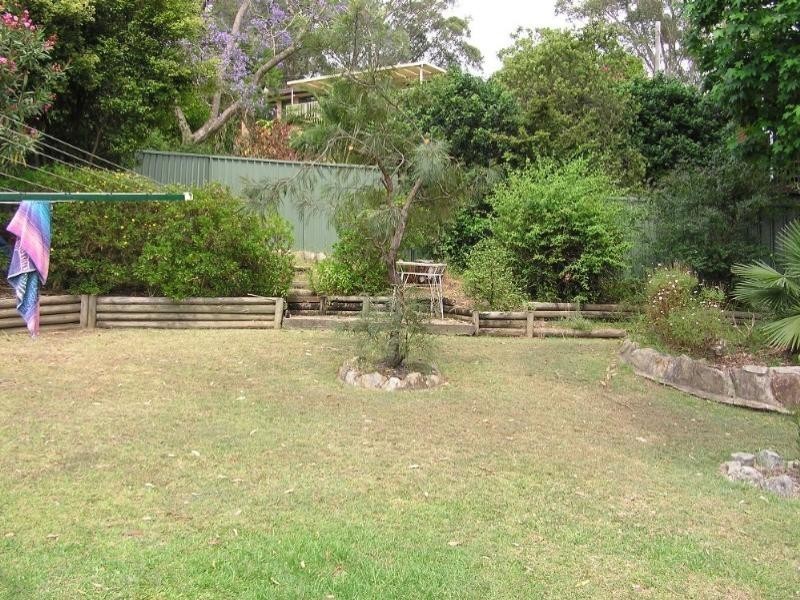 5 Lorraine Avenue, Point Clare NSW 2250