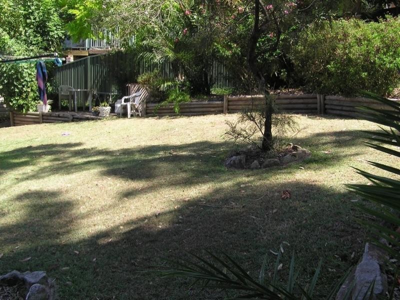 5 Lorraine Avenue, Point Clare NSW 2250