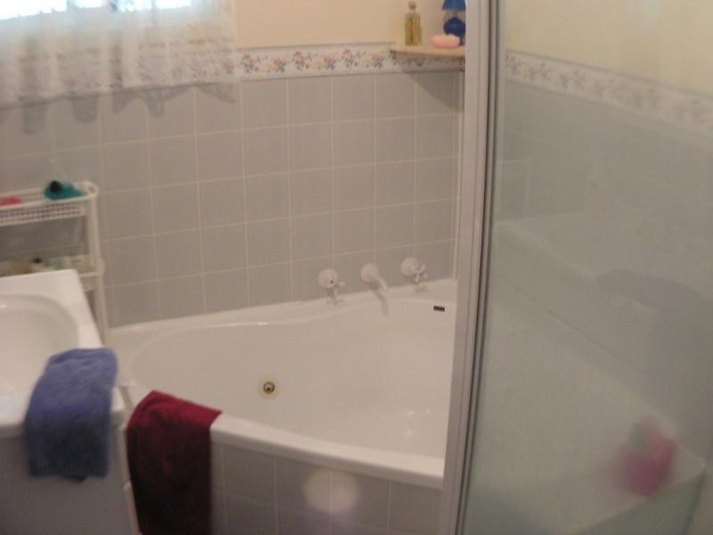 5 Lorraine Avenue, Point Clare NSW 2250