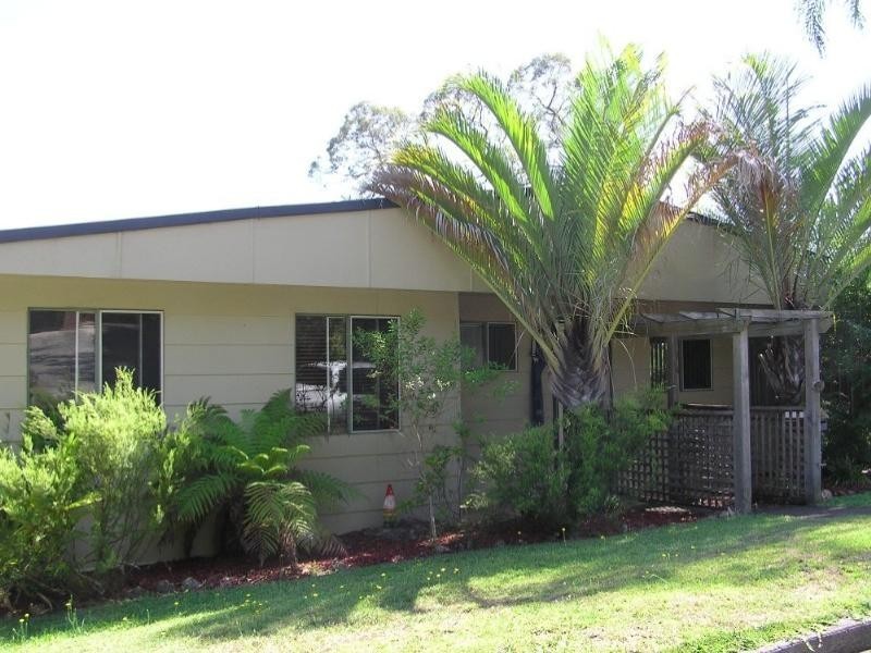 14 Tania Drive, Point Clare NSW 2250