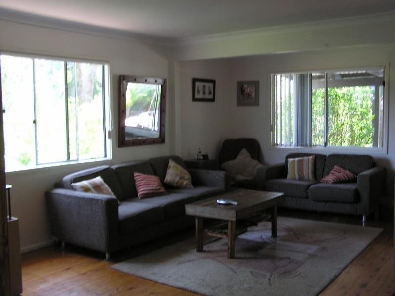 14 Tania Drive, Point Clare NSW 2250