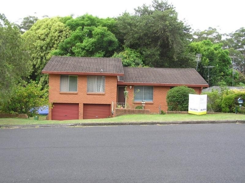 12 Grace Avenue, Point Clare NSW 2250