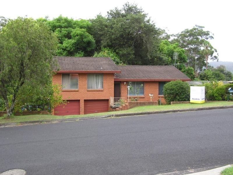 12 Grace Avenue, Point Clare NSW 2250