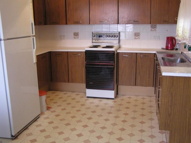 3 Lorraine Avenue, Point Clare NSW 2250