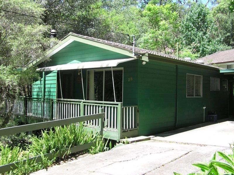 15 Coral Tree Place, Point Clare NSW 2250