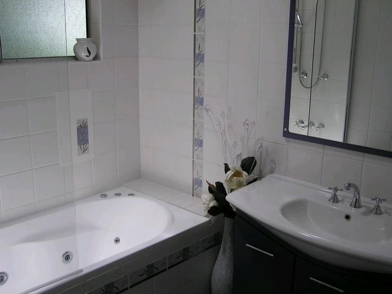 15 Coral Tree Place, Point Clare NSW 2250