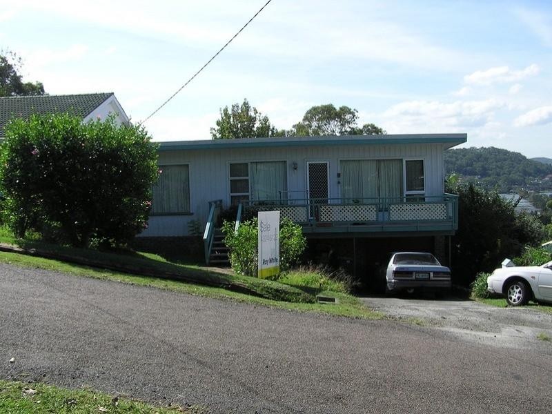 9 Penang Street, Point Clare NSW 2250