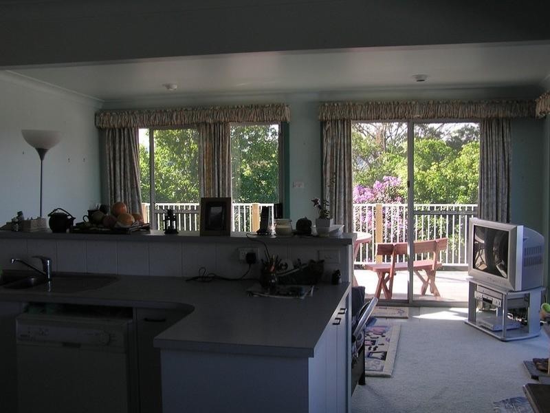 9 Penang Street, Point Clare NSW 2250