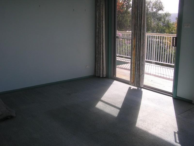 9 Penang Street, Point Clare NSW 2250