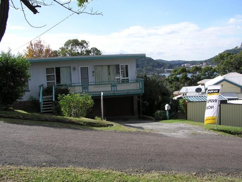 9 Penang Street, Point Clare NSW 2250