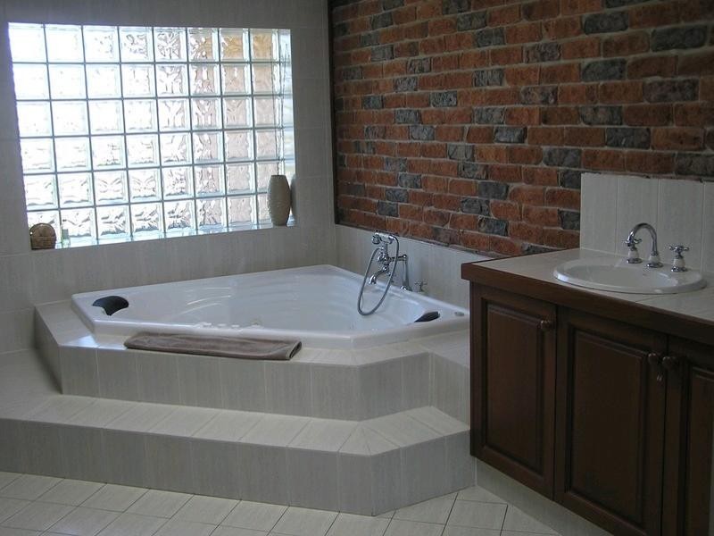 7 Talinga Avenue, Point Clare NSW 2250