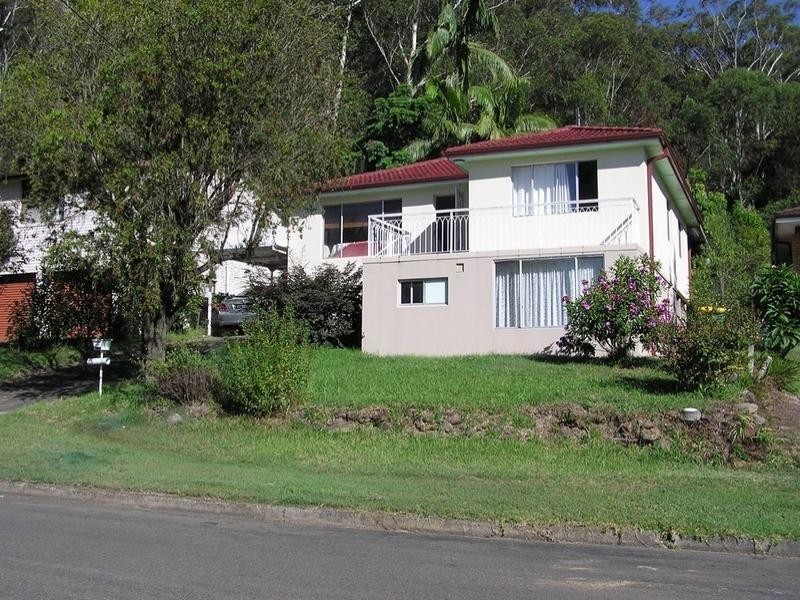 39 Tania Drive, Point Clare NSW 2250