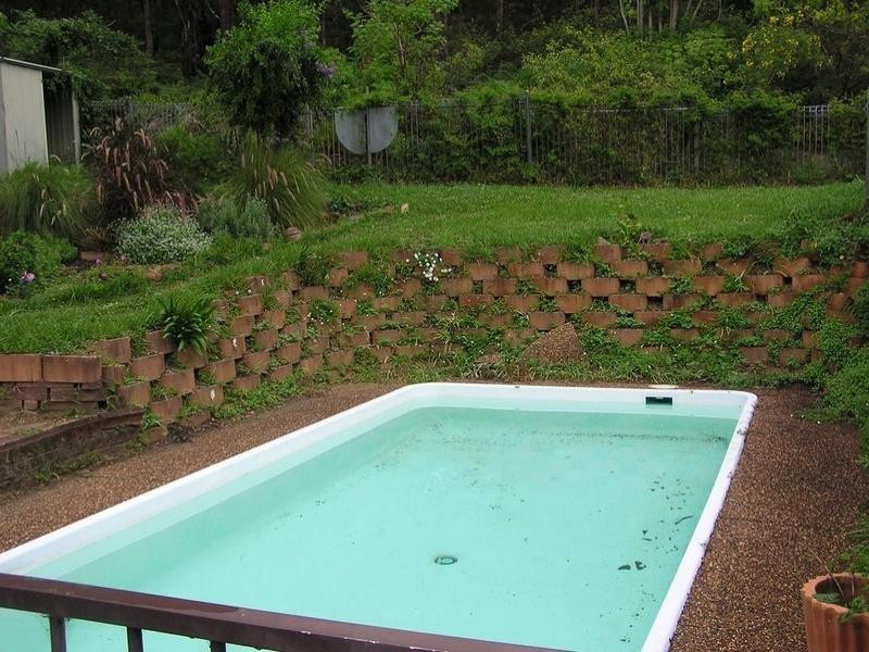 39 Tania Drive, Point Clare NSW 2250