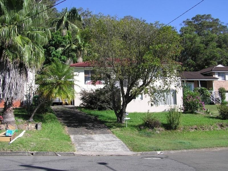 39 Tania Drive, Point Clare NSW 2250