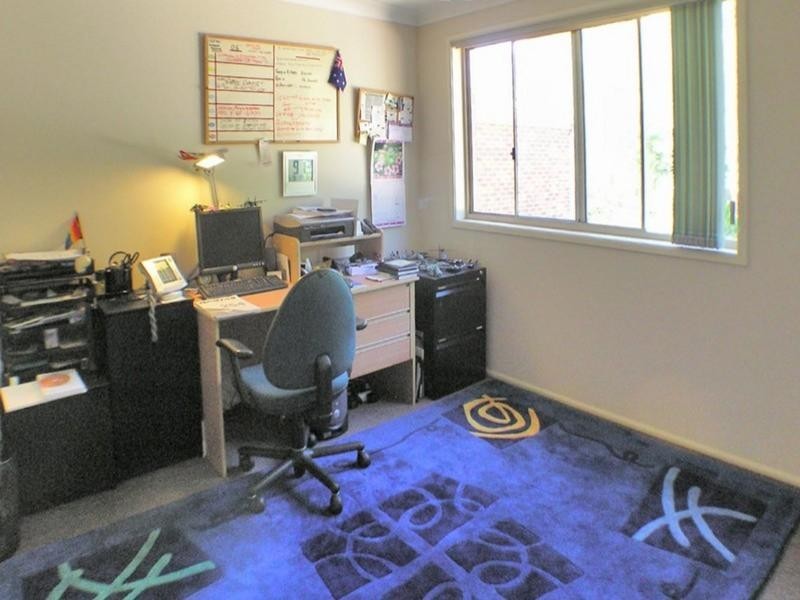 3 Wixstead Close, Point Clare NSW 2250