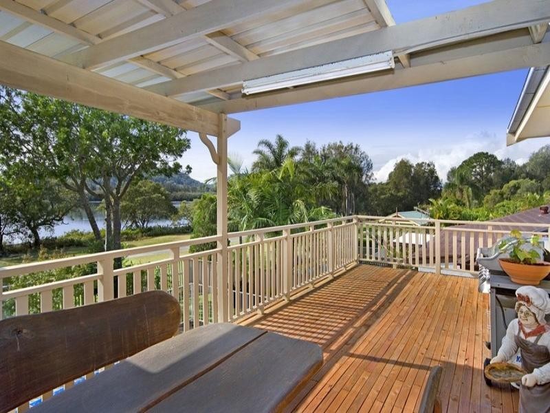 61 Bayline Drive, Point Clare NSW 2250