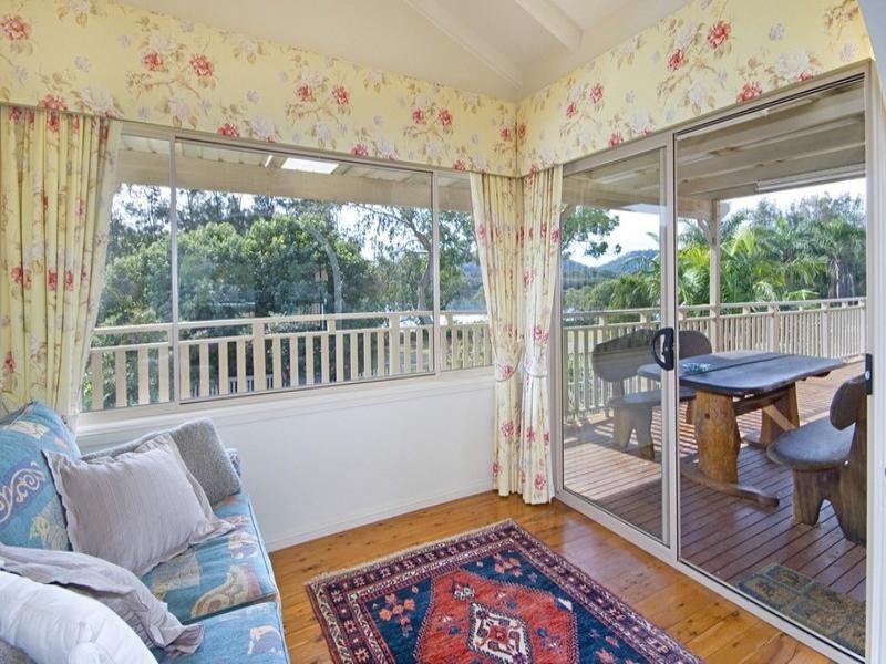 61 Bayline Drive, Point Clare NSW 2250