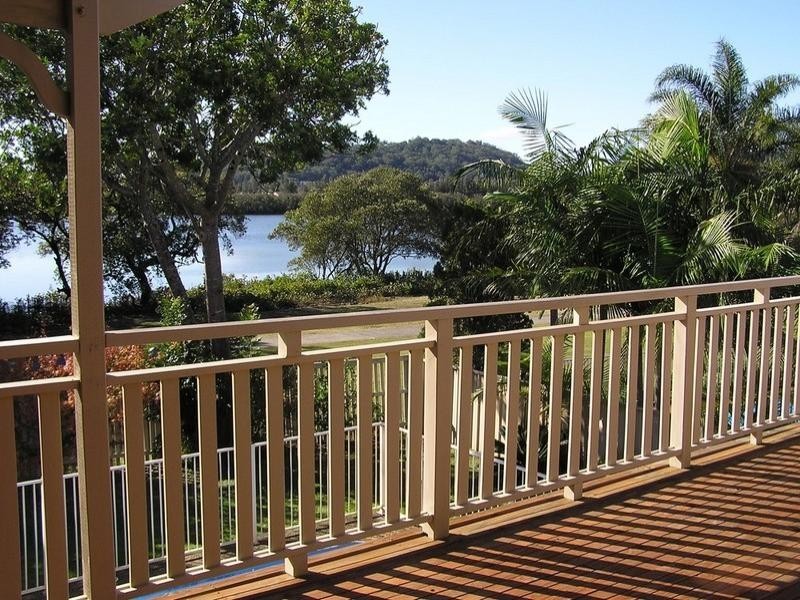 61 Bayline Drive, Point Clare NSW 2250
