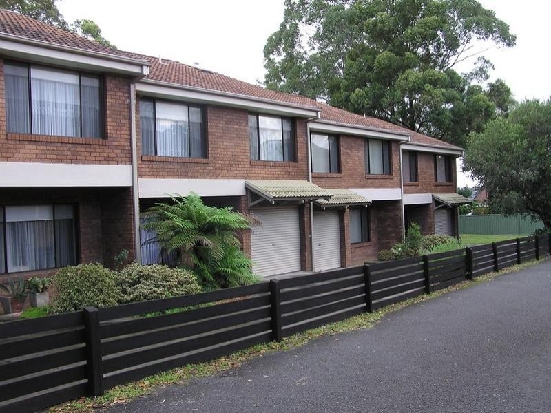 4/17 Kurrawa Avenue, Point Clare NSW 2250